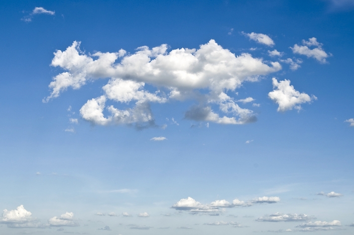 blue-cloudy-sky-86695